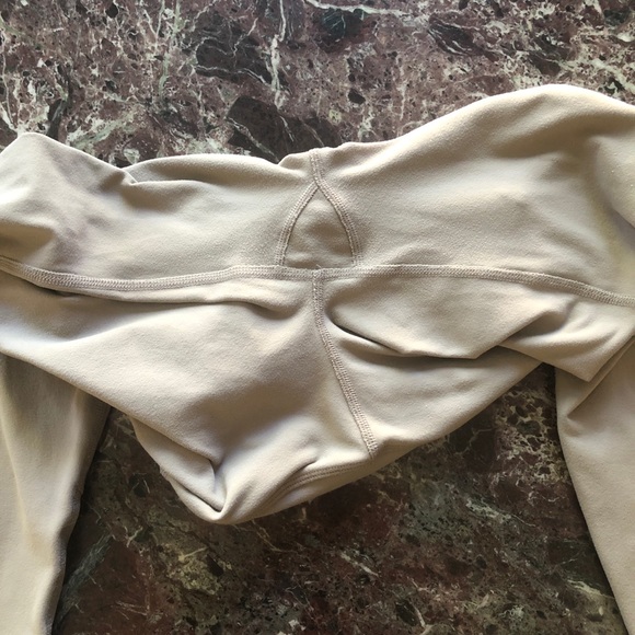 ALO YOGA Block High Waist Diagonal Mesh Leggings in Gravel Beige - Picture 8 of 8